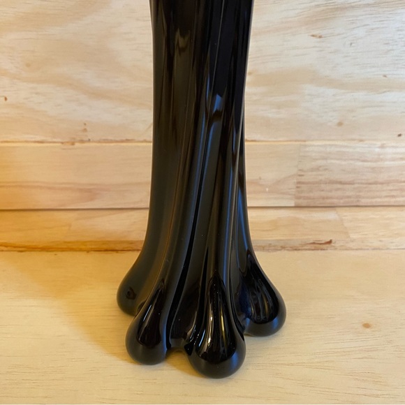 Solid Ebony Black Art Glass Lobed Twist Bud Vase - Picture 5 of 7